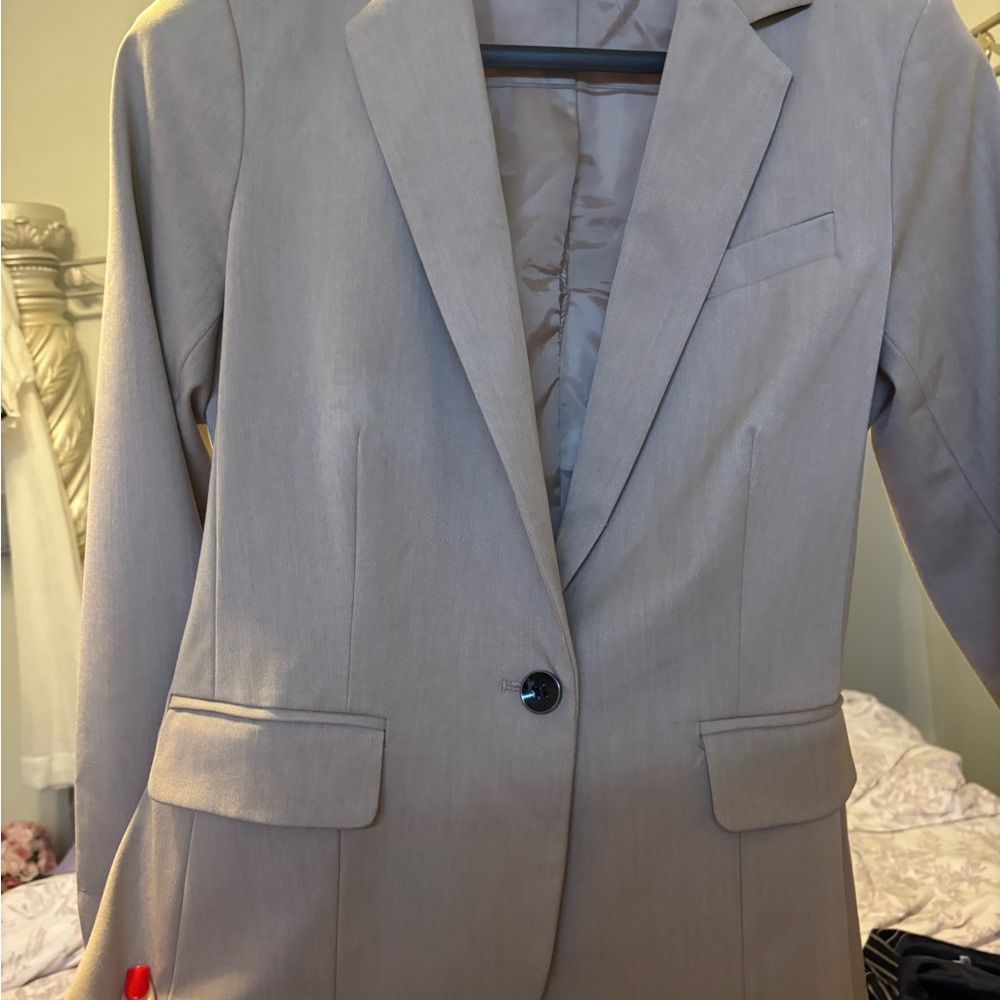 New York & Company Beige Blazer with Black Belt - Picture 2 of 4
